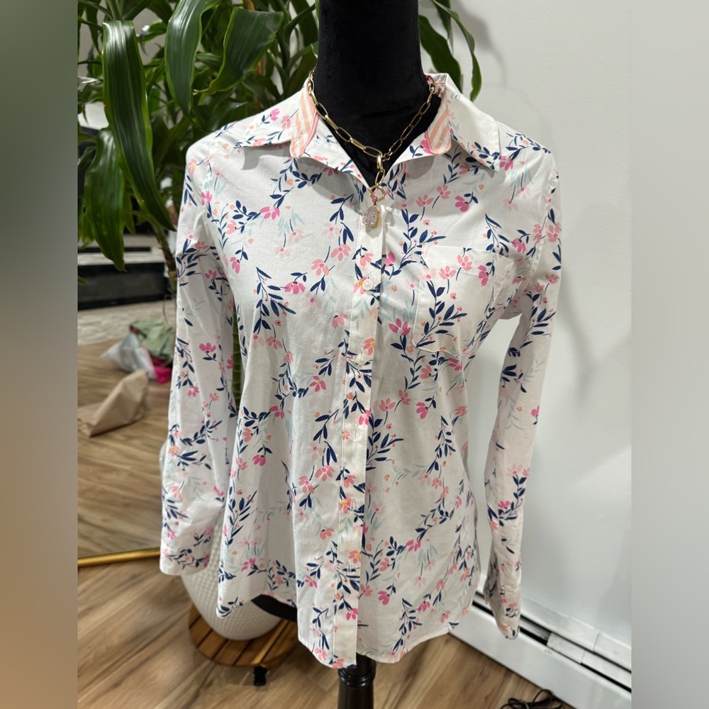 Croft & Barrow White and Pink Button Down Shirt with Notched Collar